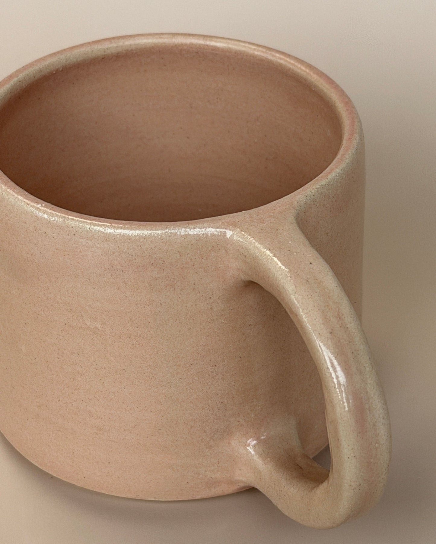 Mug in 'Silky Pink'
